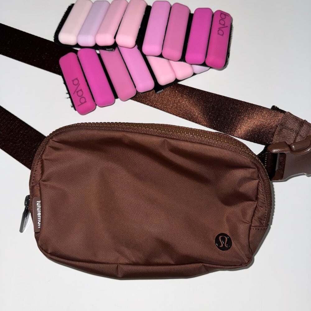 Lululemon Everywhere Belt Bag – Java (Limited Color)